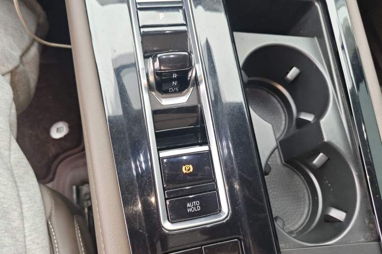 Used Volkswagen Viloran 2023 Revised Version 380TSI Luxury Edition Gear Lever