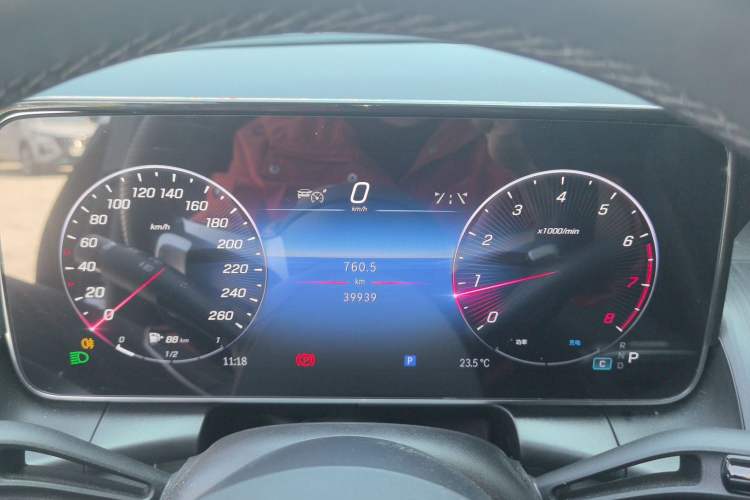 Used Mercedes-Benz GLC 2024 GLC 260 L 4MATIC Luxury Model 5 Seats
