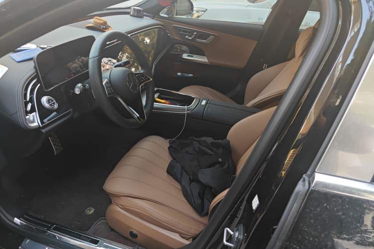 Used Mercedes-Benz E-Class 2025 Facelift E 300 L Luxury Edition
