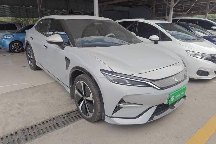 Used BYD Song L EV 2024 662 km Excellence Version Front Right 45 Deg