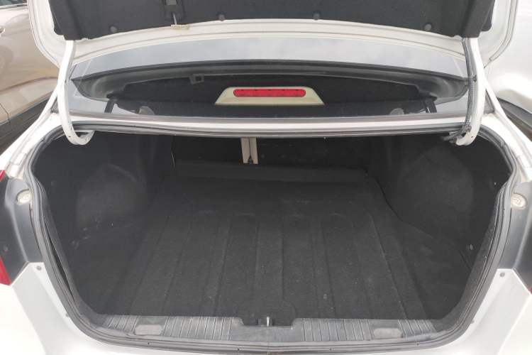 Used Buick Excelle 2015 1.5L Automatic Classic Model Trunk