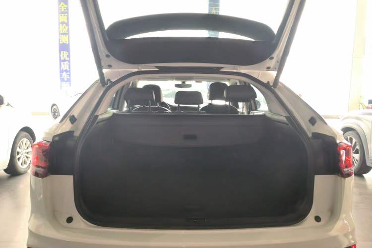 Used Volkswagen Tayron X 2020 330TSI Two-Wheel Drive Luxury Smart Connectivity Version Trunk