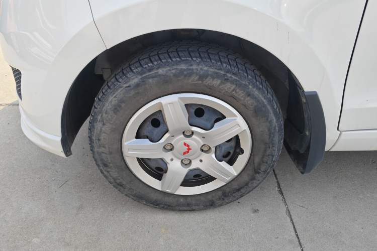 Used Wuling Hongguang 2020 1.2L S Base Model China VI LSI Left Front Wheel Hub