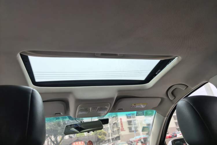 Used SWM X7 2016 1.8L Manual Luxury Edition 7 Seats