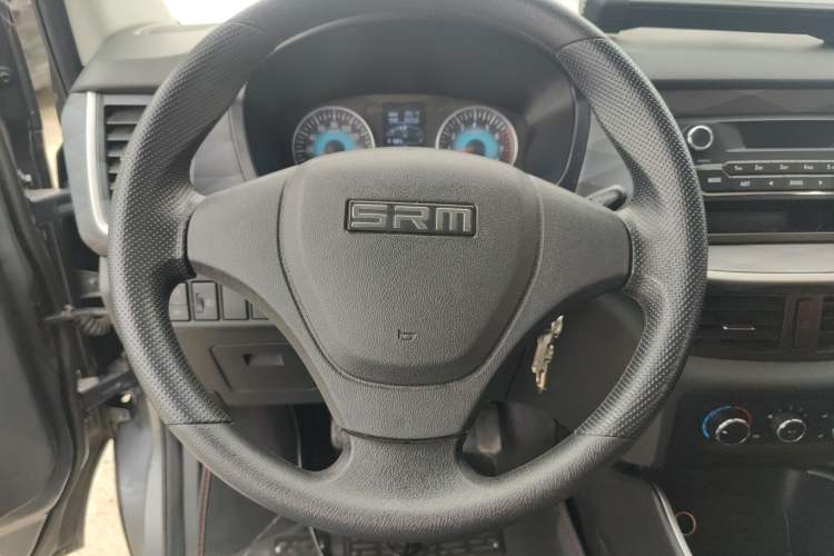 Used Jinbei Gold Hiace M Classic 2024 1.5L Engineering Lion Passenger Vehicle 6 Seats Steering Wheel