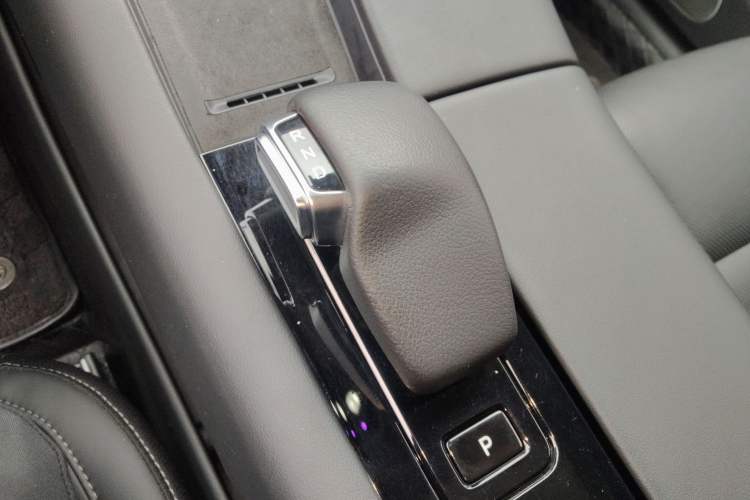 Used Hima AITO M5 2022 Range-Extended Rear-Drive Standard Version Gear Lever