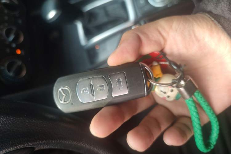 Used Mazda 3 Axela 2016 Sedan 1.5L Automatic Comfort Model