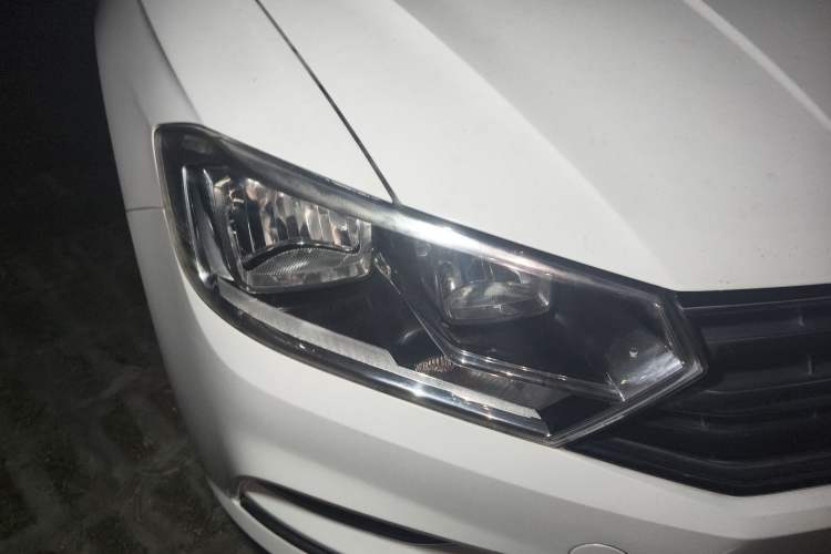 Used Volkswagen Bora 2016 1.6L Automatic Comfort Model Right Front Headlight