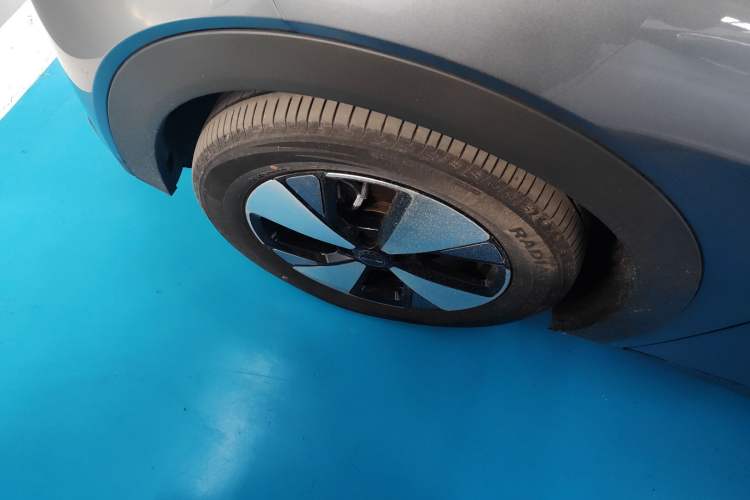 Used BYD Dolphin 2023 420 km Fashion Edition Left Front Wheel Hub