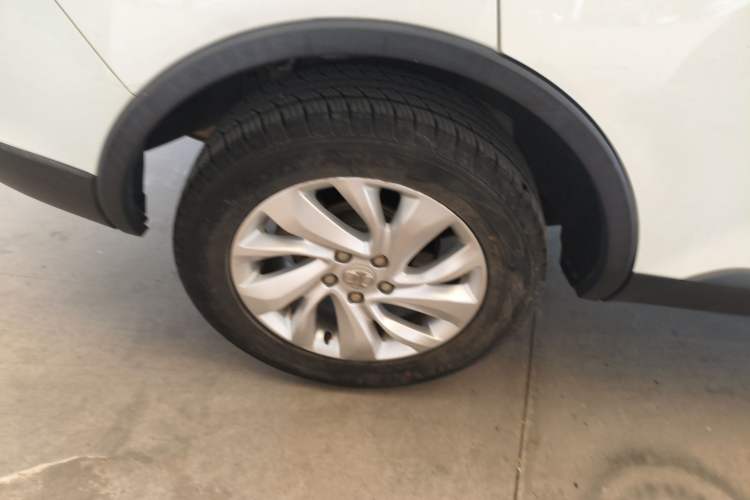 Used BAIC Senova X65 2015 2.0T automatic comfort version
