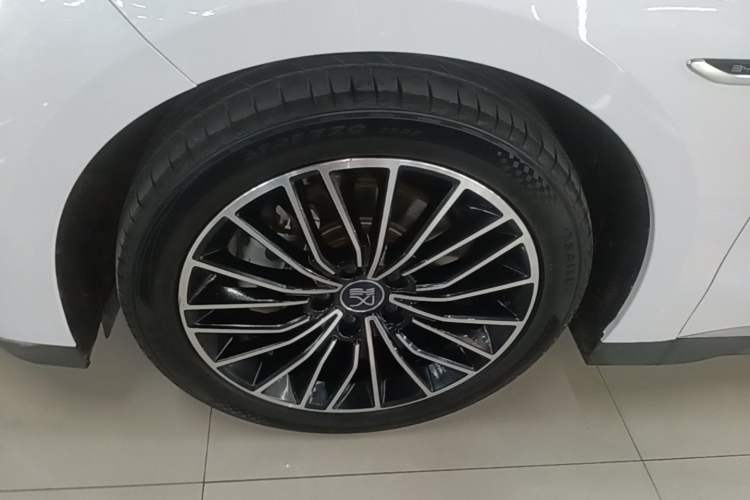 Used BYD Han 2023 EV Champion Edition 506KM Front-Wheel-Drive Premium Model Exterior 4