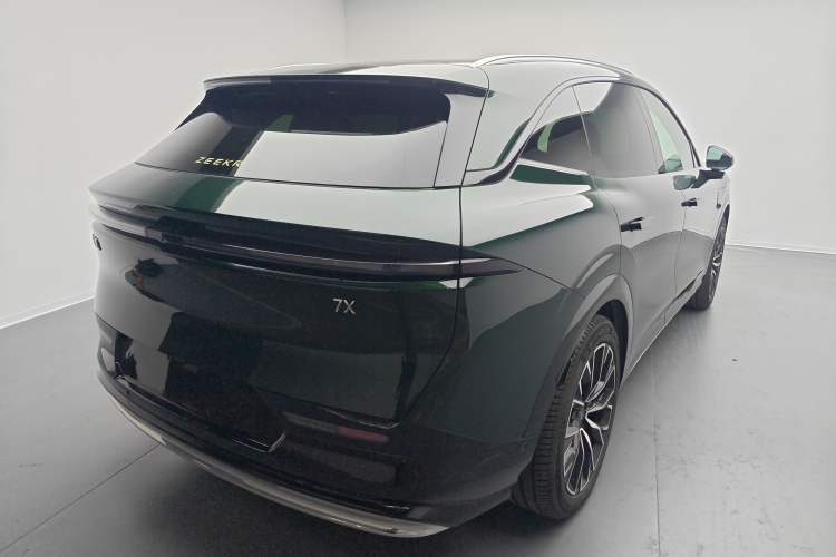 Used Zeekr 7X 2025 100 kWh Long-Range Rear-Wheel Drive with Intelligent Driving Features
