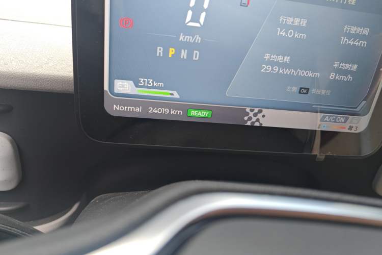 Used SAIC MAXUS Dana V1 2024 V1 Short Wheelbase Low-Roof Multi-Function Version (51 kWh)
