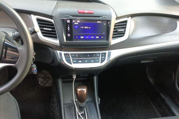 Used Honda Jade 2013 1.8L automatic Comfort version 5 seats
