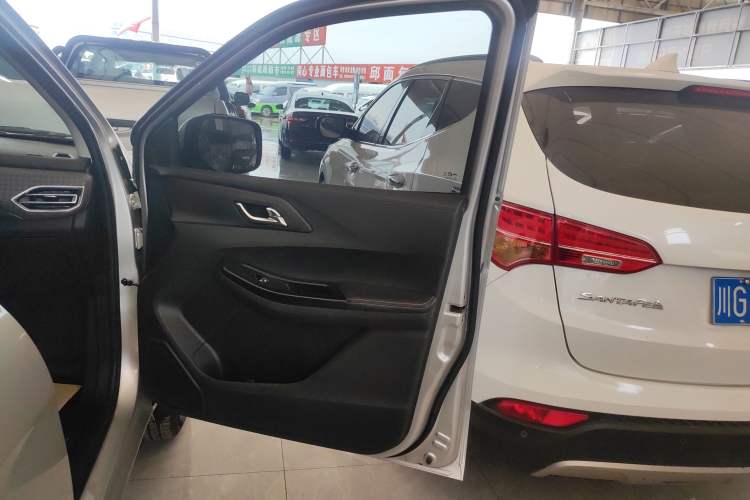 Used JMC Baodian 2022 2.5T Diesel Two-Wheel-Drive Comfort Edition Standard Wheelbase JX4D25A6L