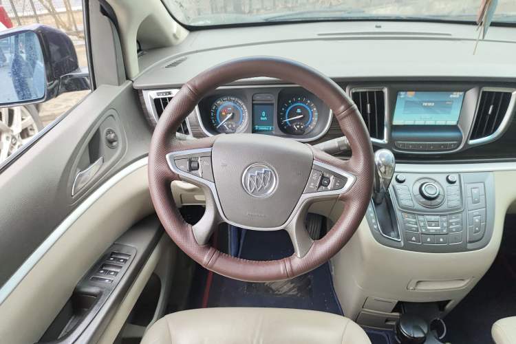 Used Buick GL8 2013 3.0L GT Luxury Business Haoya Edition
