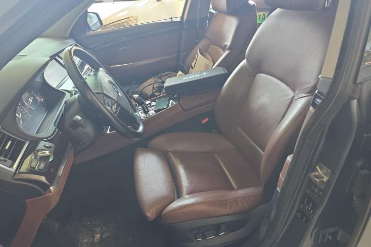 Used BMW 5 Series GT 2010 535i Leading Model Left Front Seat