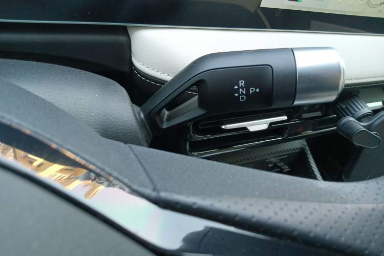 Used Geometry E Firefly 2024 301km Starlight
