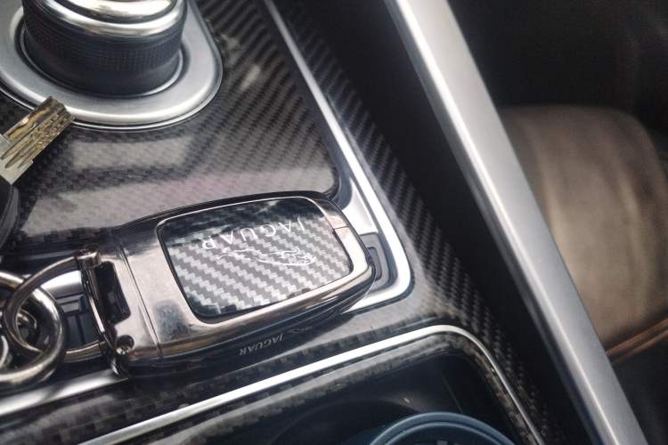 Used Jaguar F-PACE 2018 2.0T Four-Wheel Drive Urban Luxury Edition
