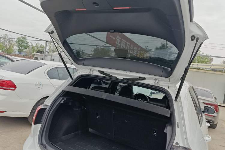 Used Volkswagen Golf 2016 1.4TSI Automatic R-Line Trunk