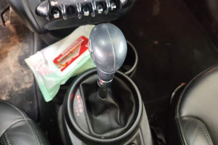 Used MINI Countryman 2015 1.6T COOPER S ALL4 Limited Edition for Tibet Expedition