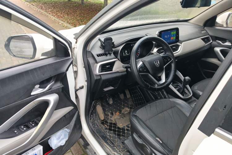 Used Baojun 510 2017 1.5L Manual Fashion Model
