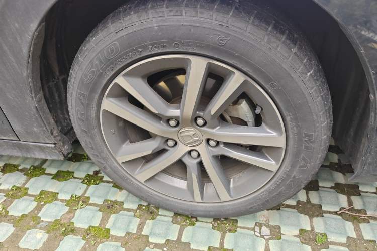 Used Honda Civic 2023 240TURBO CVT Dynamic Edition Right Front Wheel Hub