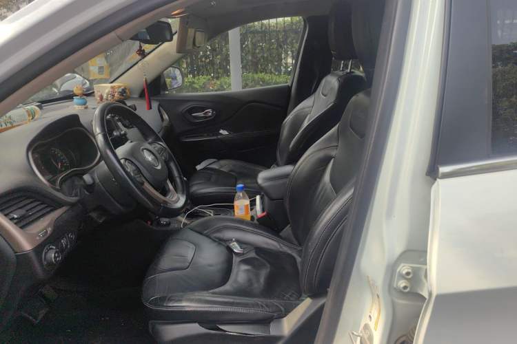 Used Jeep Cherokee 2014 2.4L Luxury Edition