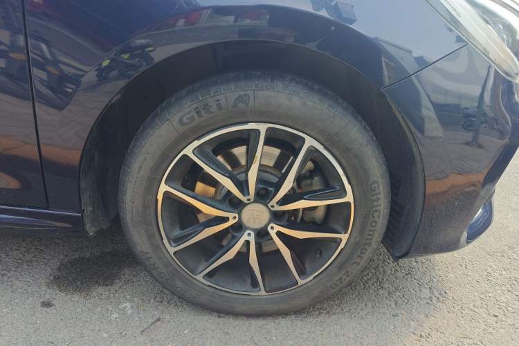 Used BYD Song MAX 2017 1.5T Automatic Smart Connect Prestige 7-Seater Right Front Wheel Hub