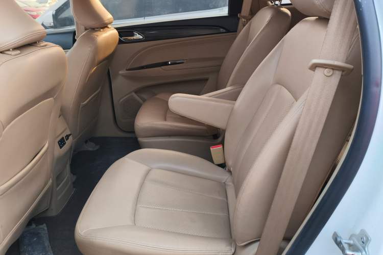 Used Baojun 730 2016 1.8L iAMT Luxury Model 7 Seats