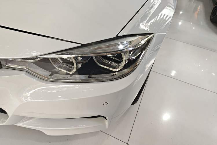 Used BMW 3 Series 2018 320i M Sport Package Left Front Headlight