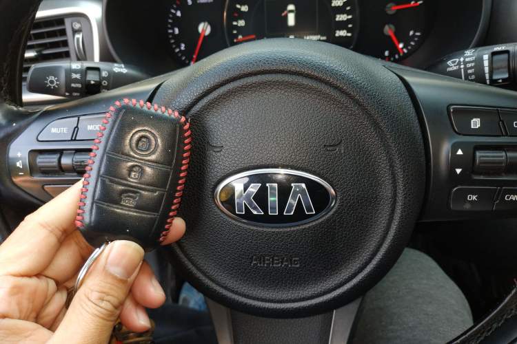 Used Kia Sorento 2015 Sorento L 2.2T Diesel 4WD Elite Edition 7 Seats China IV Standard
