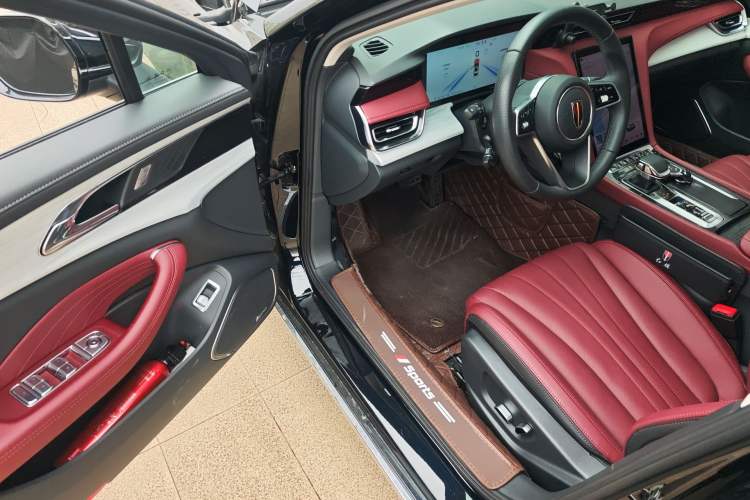 Used Hongqi H5 2024 2.0T Automatic Smart Connect Flagship Edition Driver Seat