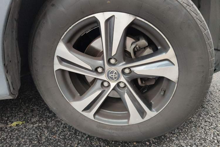 Used Toyota RAV4 2015 2.0L CVT Two-Wheel Drive Urban Edition