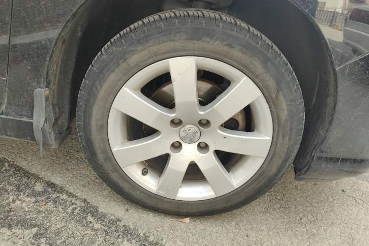 Used Peugeot 408 2011 1.6L Automatic Comfort Edition Right Front Wheel Hub