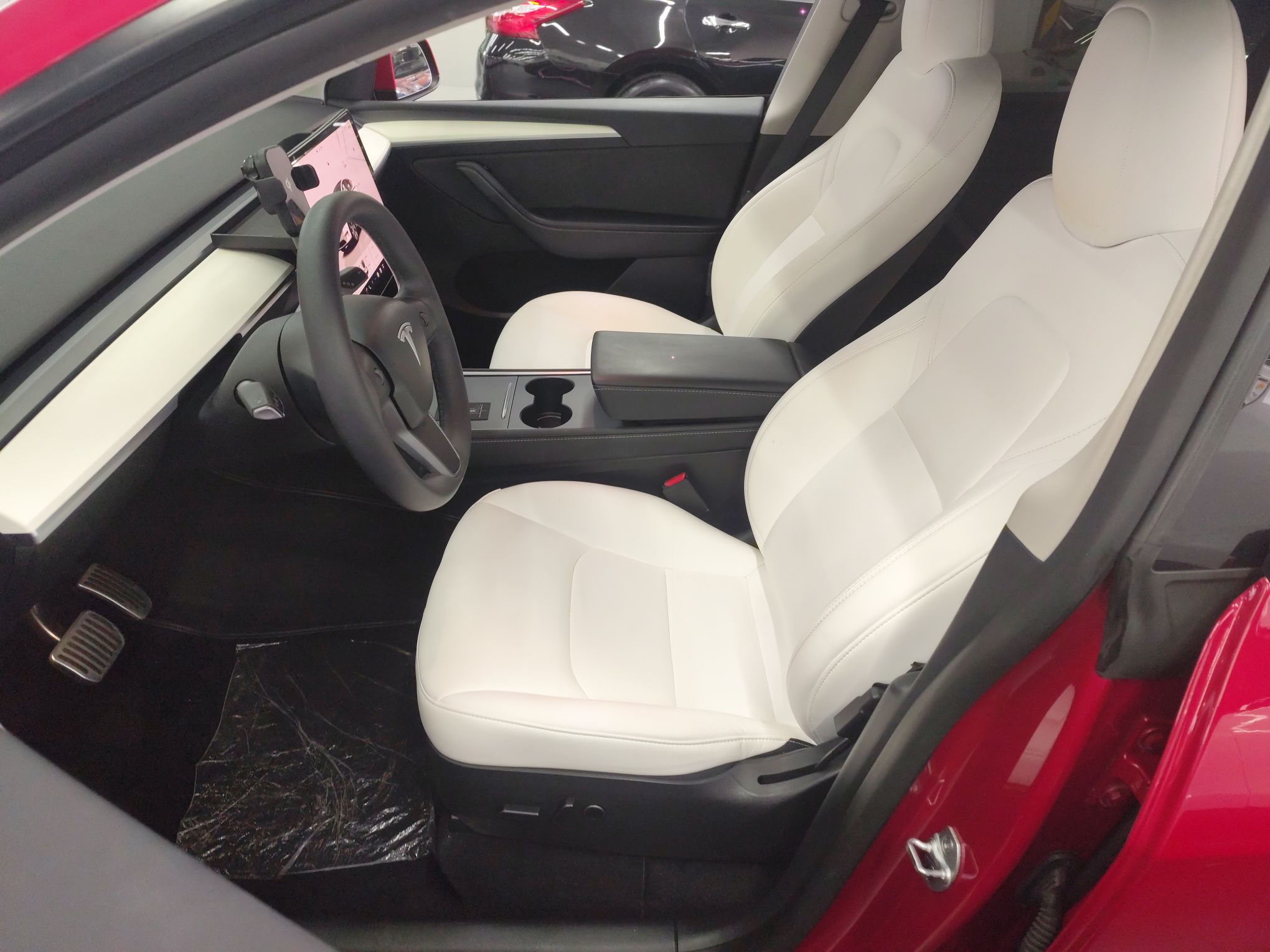 Переднее сиденье в автомобиле