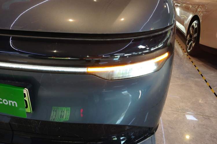 Used Zeekr 7X 2025 100 kWh Long-Range Rear-Wheel Drive with Intelligent Driving Features