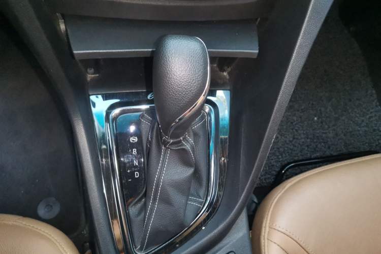Used Buick Excelle GX 2018 18T Automatic Flagship Model Gear Lever