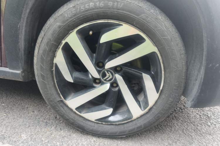 Used Citroen C3-XR 2015 1.6L Automatic Pioneer Model Right Front Wheel Hub