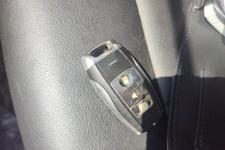 Used Haval H6 Coupe 2018 Red-Label 1.5T Automatic Two-Wheel Drive Ultra-Luxury Model Vehicle Key