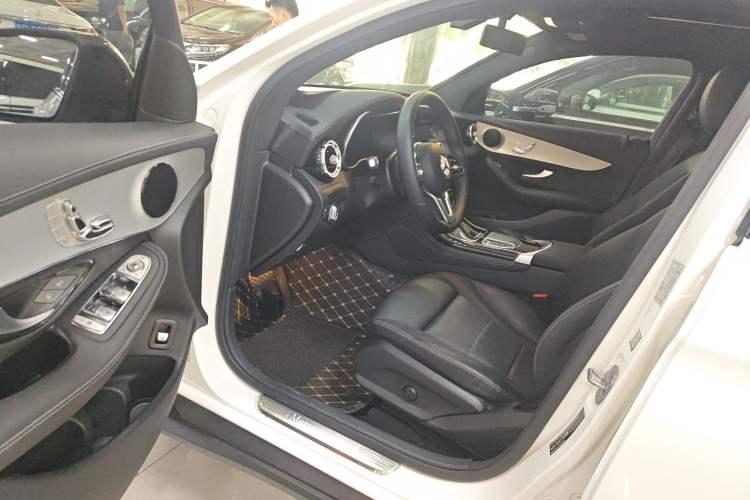 Used Mercedes-Benz GLC Coupe 2020 GLC 260 4MATIC Coupe SUV
