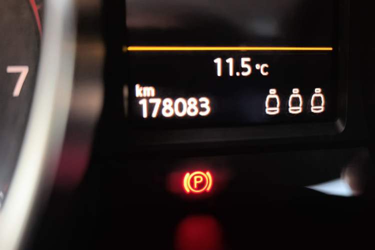 Used Volkswagen Variant 2017 380TSI Two-Wheel Drive Comfort Edition Odometer Close Up