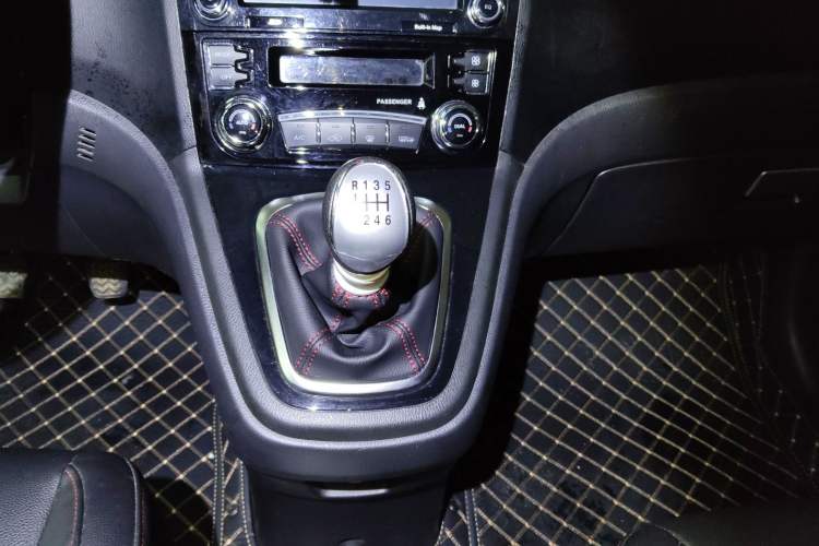 Used Haval H6 2016 Upgraded Model 1.5T Manual Two-Wheel Drive Elite Version
