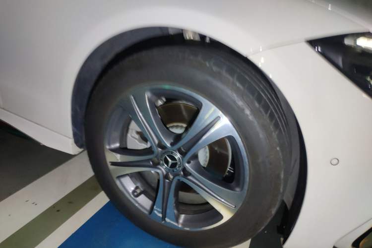 Used Mercedes-Benz C-Class 2022 C 200 L Sport Edition Right Front Wheel Hub