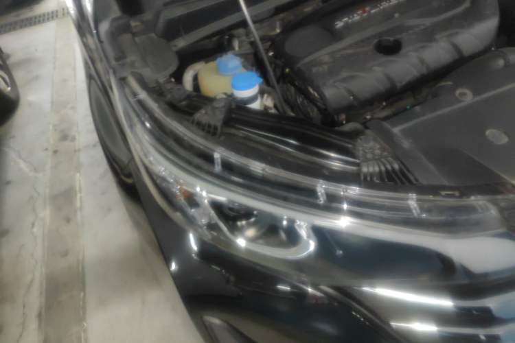 Used GAC Trumpchi M6 2019 270T Automatic Luxury Edition (7-seater) China V Standard Right Front Headlight