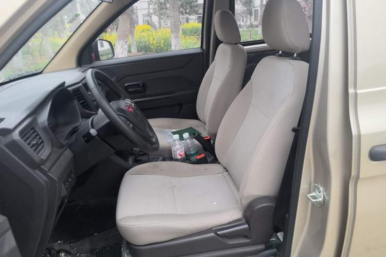 Used Wuling Hongguang V 2022 1.5L Jingqu Version Hydraulic Power Steering LAR Left Front Seat