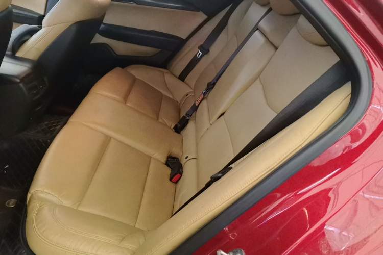 Used Cadillac ATS 2014 28T Comfort Version Left Rear Seat