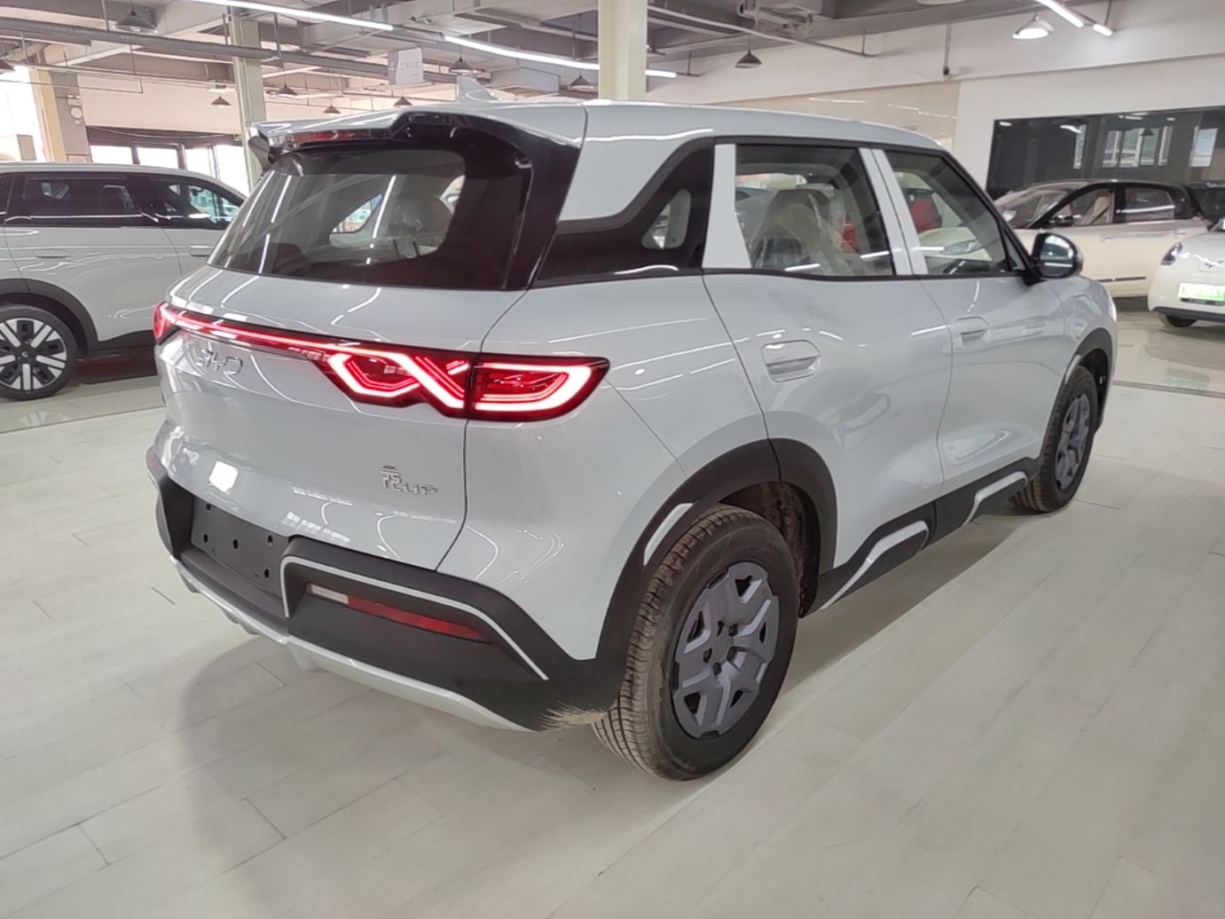 BYD Yuan UP 2025 Model 301KM Leading Version — снимка 6