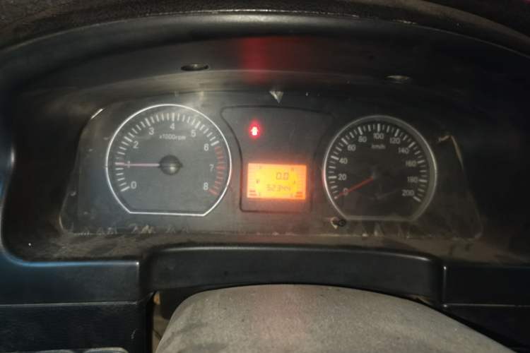 Used FORTHING Lingzhi 2013 M3 1.6L 7-seat Standard Model
