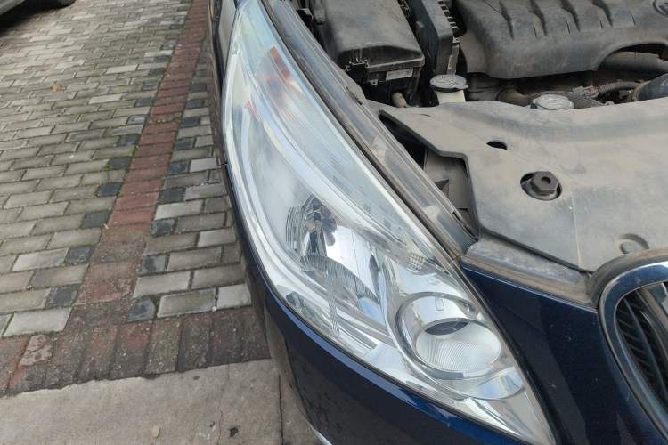 Used Buick GL8 2014 2.4L CT Luxury Business Comfort Edition Right Front Headlight